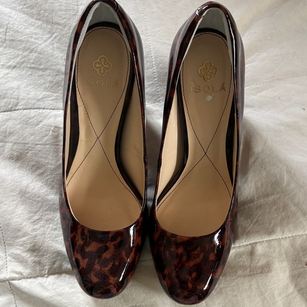 Isola Eleni Cinnamon Leopard Print Patent Leather Pumps Heels Size 7.5M - Picture 2 of 10